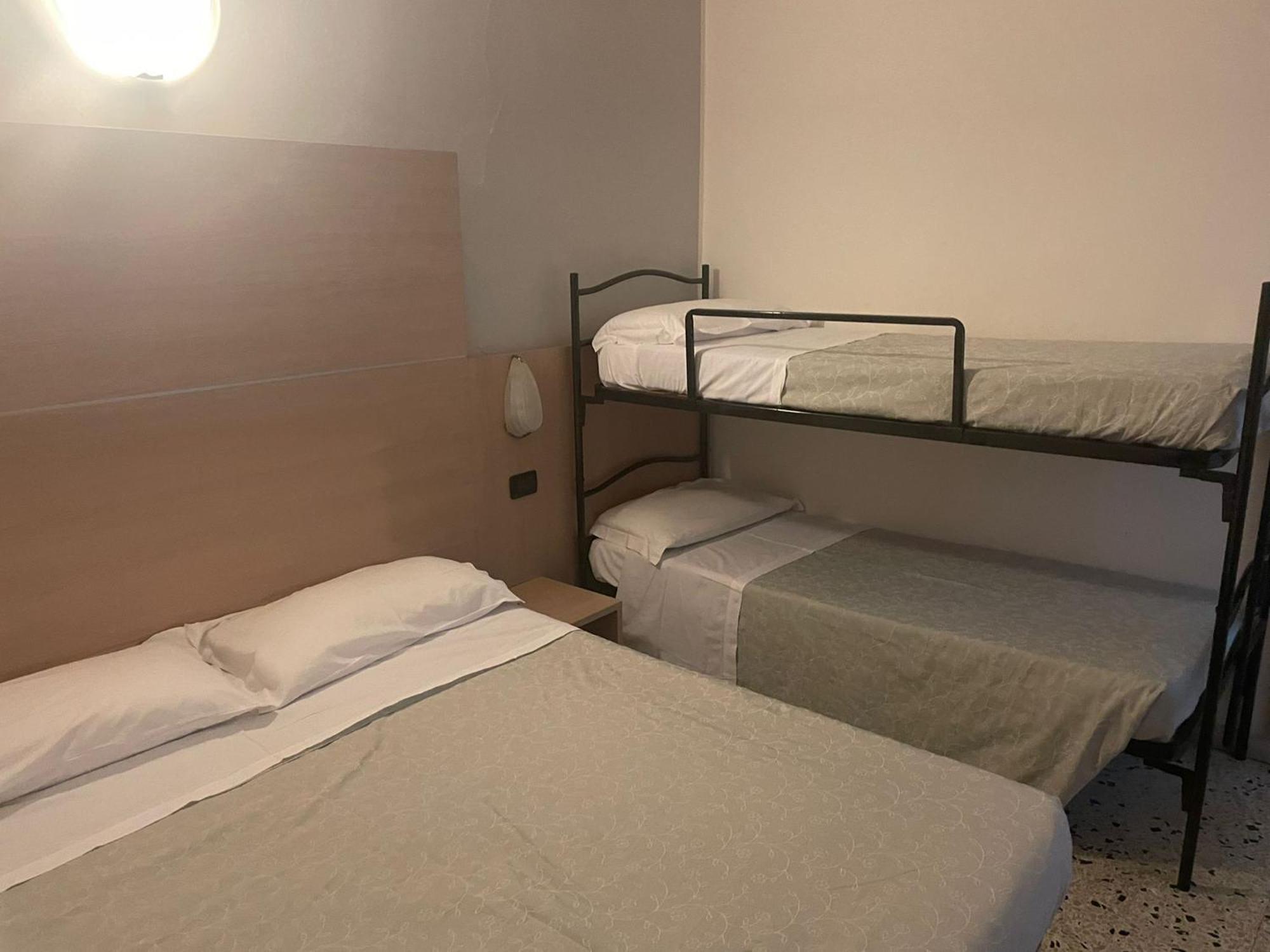 Hotel Veliero Rimini Bagian luar foto