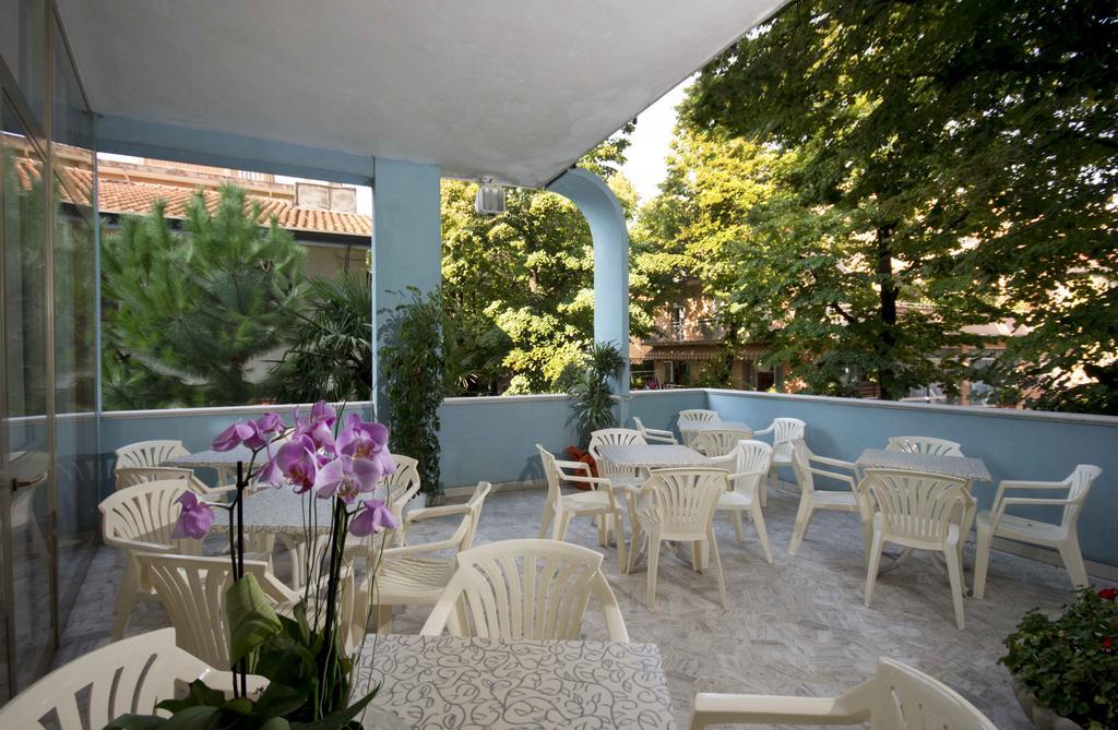 Hotel Veliero Rimini Bagian luar foto