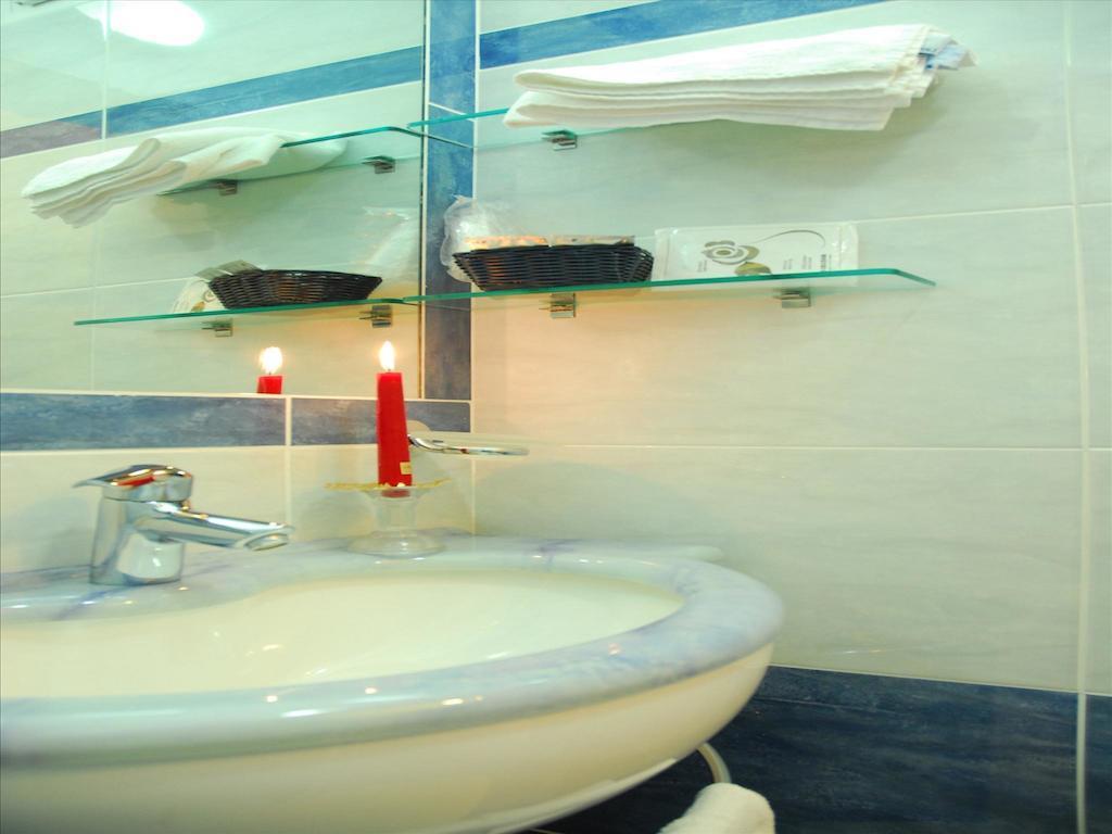 Hotel Veliero Rimini Bagian luar foto