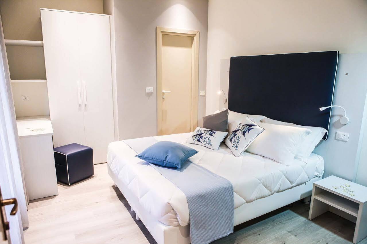 Hotel Veliero Rimini Bagian luar foto